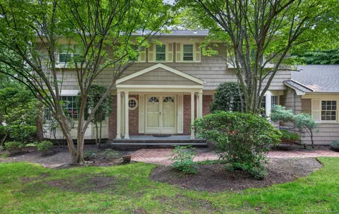 $2,050,000 | 19 Seward Drive, Woodbury, NY 11797