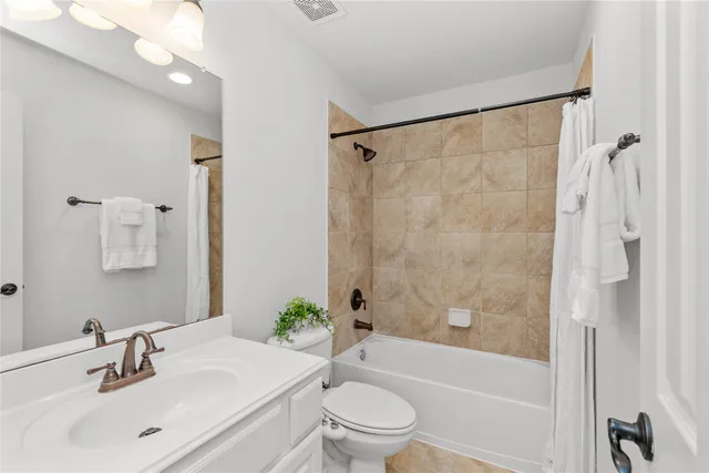 $1,200,000 | 22 North Millsap Circle, The Woodlands, TX 77382