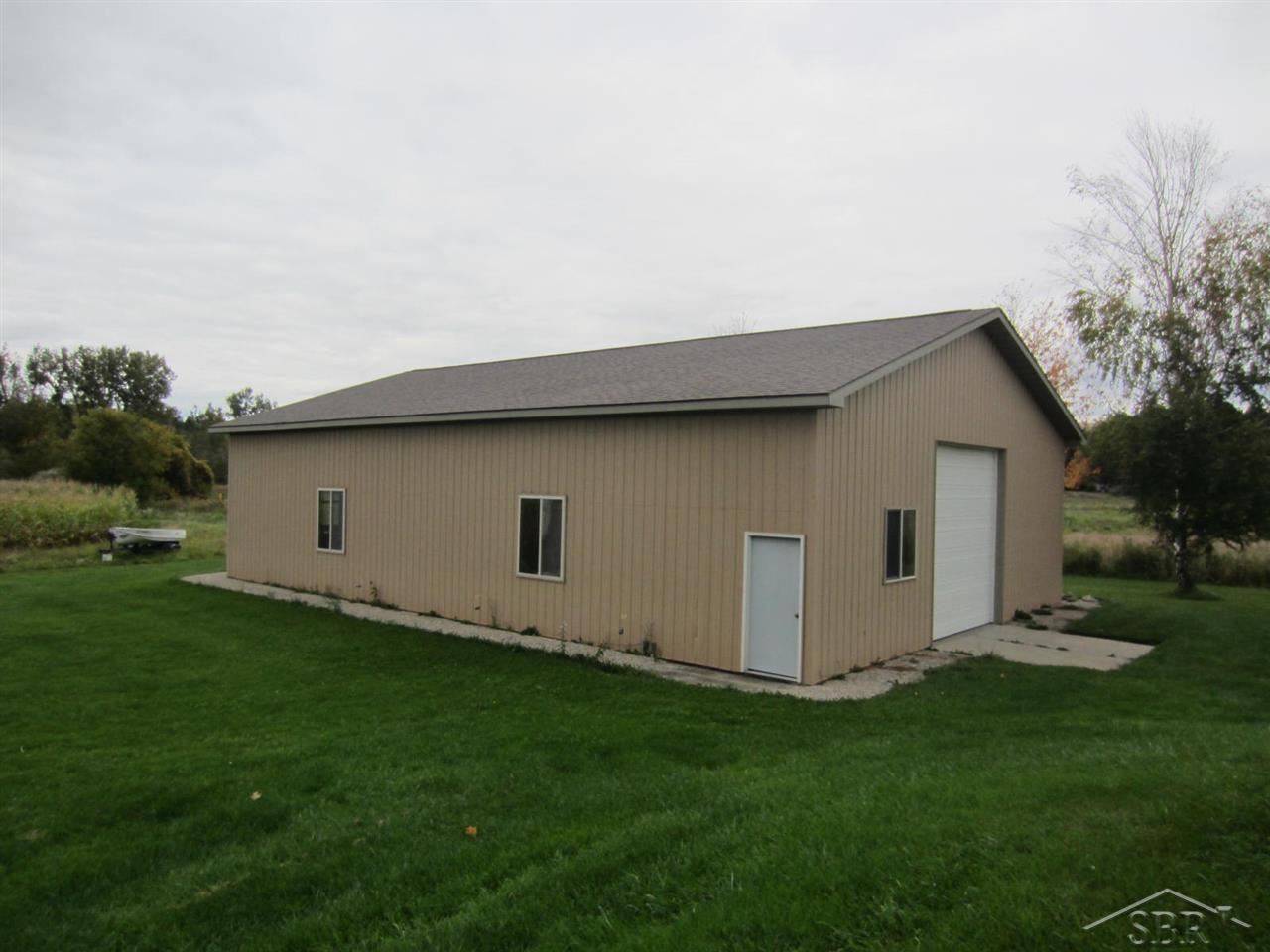 1316 West Willard Road Birch Run, MI 48415 - Photo 5 of 25 31215490-4.JPG