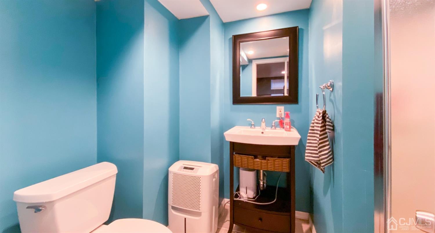 29 Hillcrest Road Colonia, NJ 07067 - Photo 11 of 14
