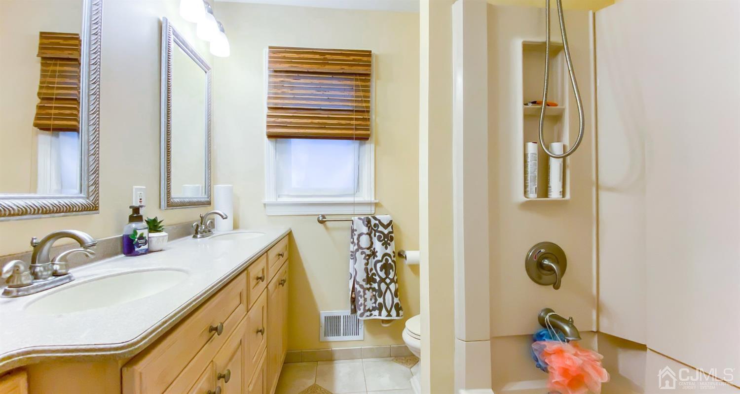29 Hillcrest Road Colonia, NJ 07067 - Photo 8 of 14