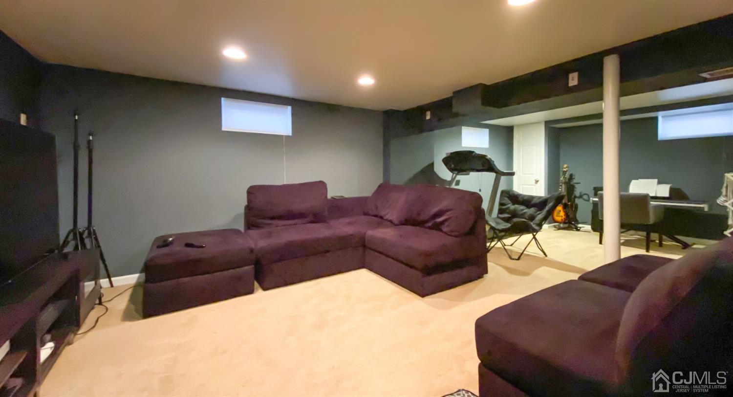 29 Hillcrest Road Colonia, NJ 07067 - Photo 9 of 14