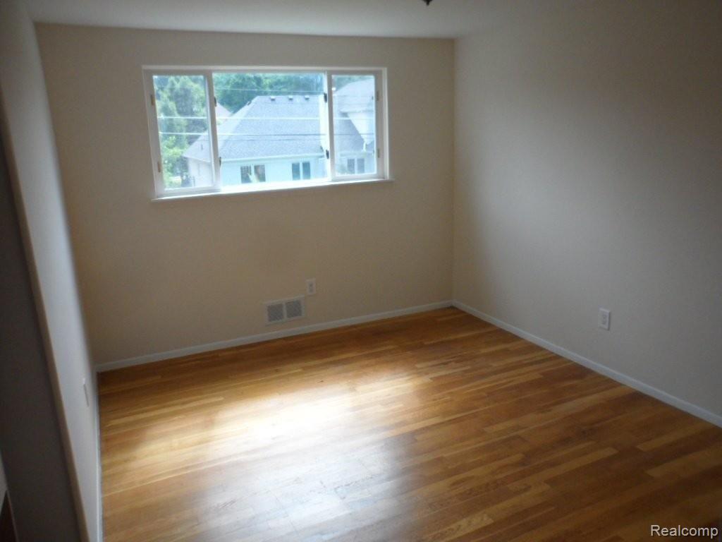 34024 Greentrees Road Sterling Heights, MI 48312 - Photo 15 of 18 SAM_4707.JPG