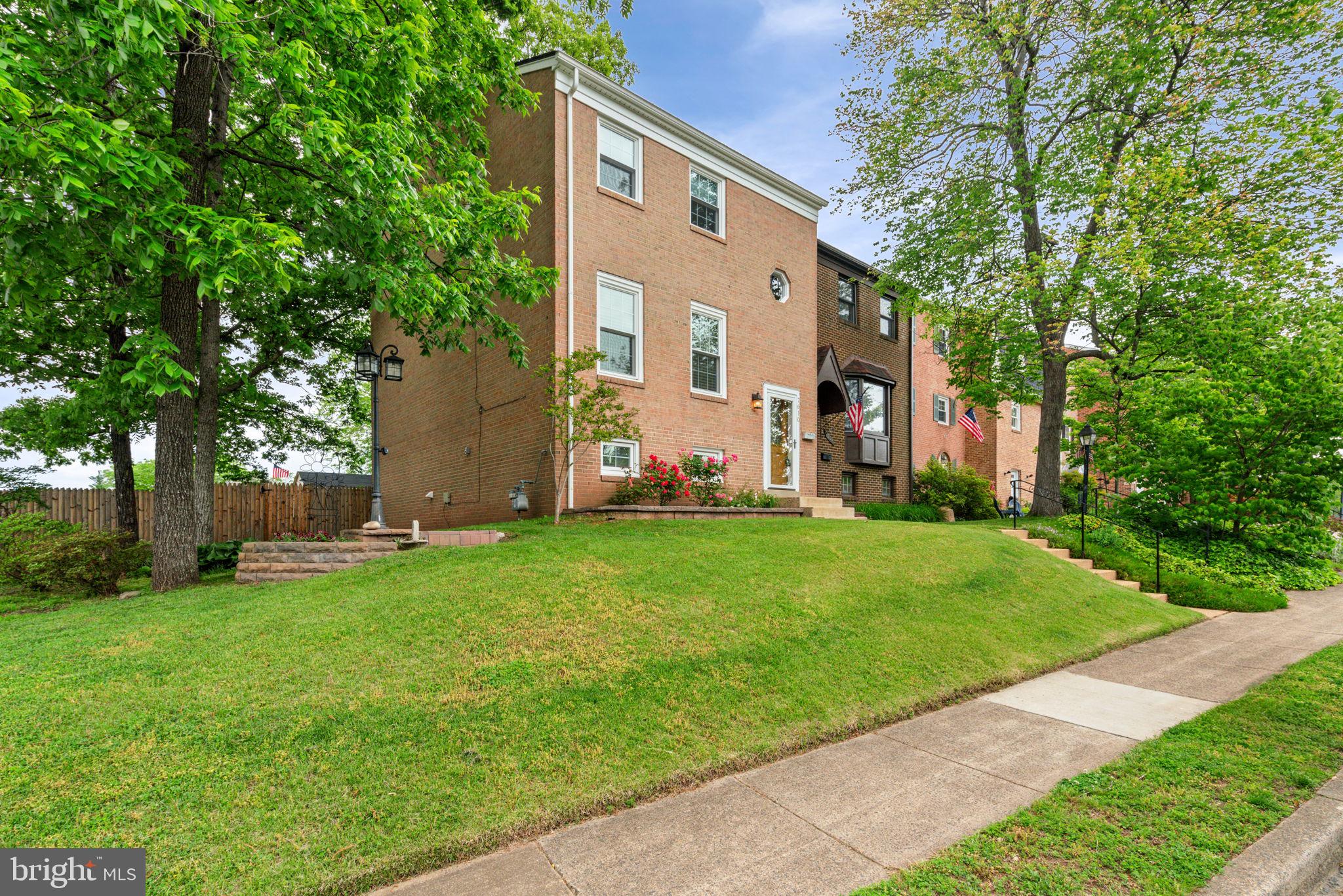 a front view of house with yard