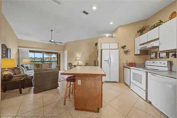 $95,000 | 4869 Casablanca Circle, Unit G22, Sebring, FL 33870