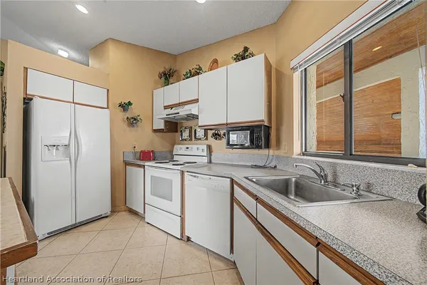 $95,000 | 4869 Casablanca Circle, Unit G22, Sebring, FL 33870
