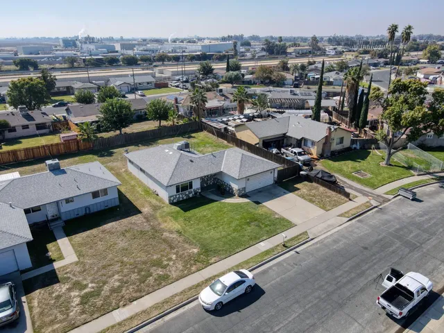 $250,000 | 8625 La Vaca Way, Hanford, CA 93230