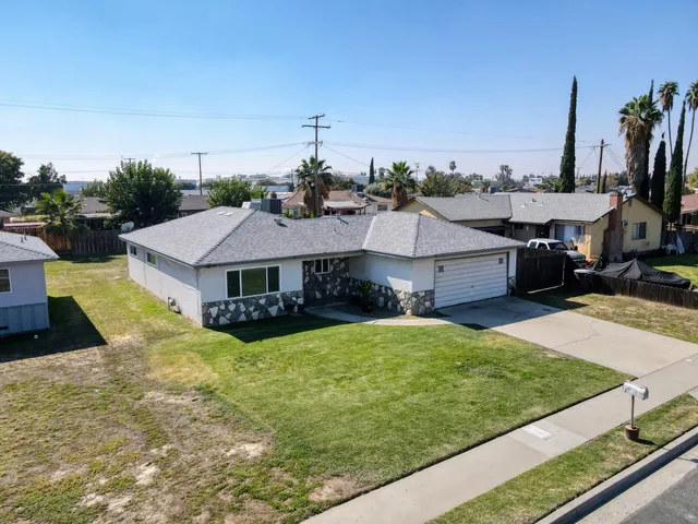 $250,000 | 8625 La Vaca Way, Hanford, CA 93230