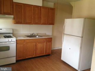 8512 Oakleigh Road Baltimore, MD 21234 - Photo 2 of 10 Kitchen