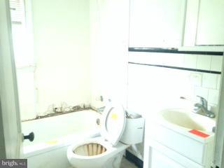 8512 Oakleigh Road Baltimore, MD 21234 - Photo 5 of 10 Bath