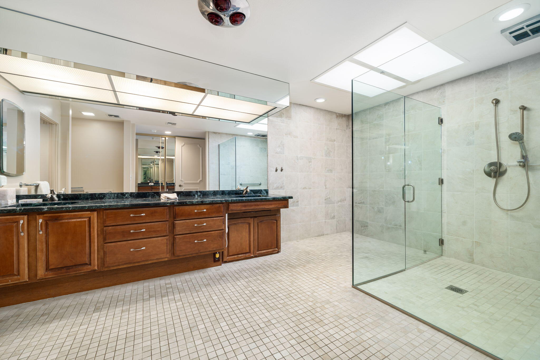 14 Reed Court Rancho Mirage, CA 92270 - Photo 17 of 36 Primary Bath