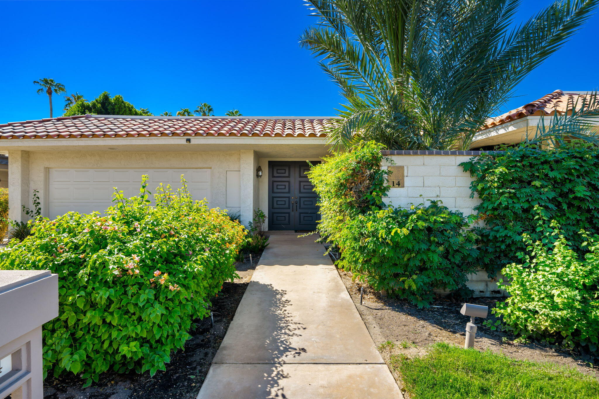 14 Reed Court Rancho Mirage, CA 92270 - Photo 24 of 36 View of Home from the Street