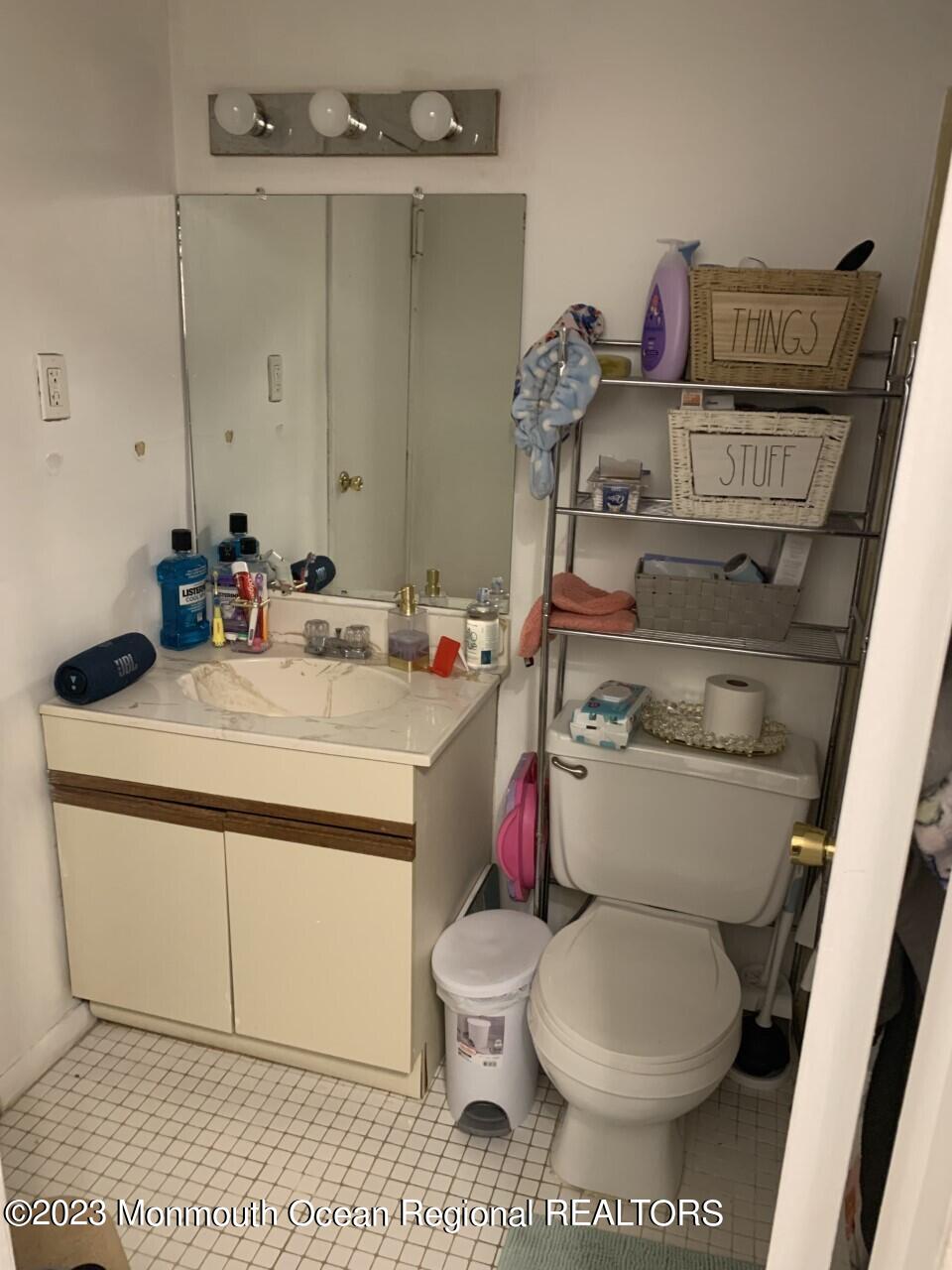 C19 Avon Drive East Windsor, NJ 08520 - Photo 2 of 2 C19 Bath