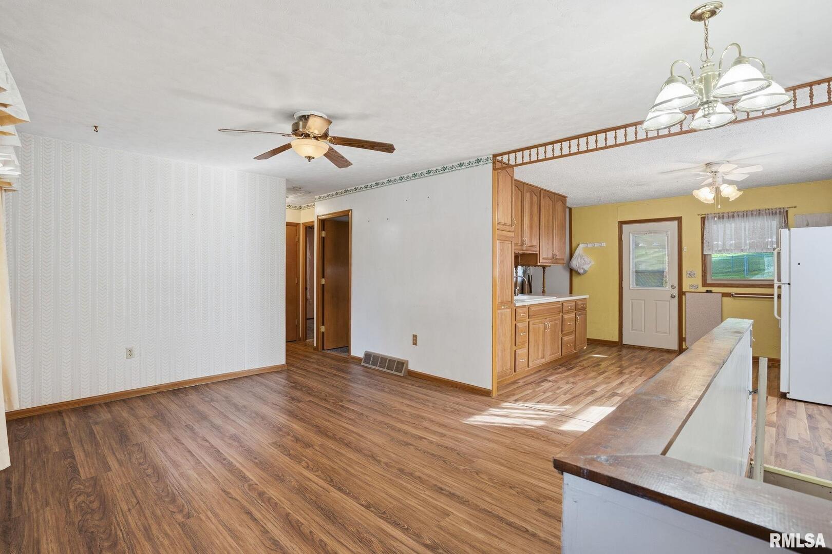 1121 6th Street West Milan, IL 61264 - Photo 4 of 21