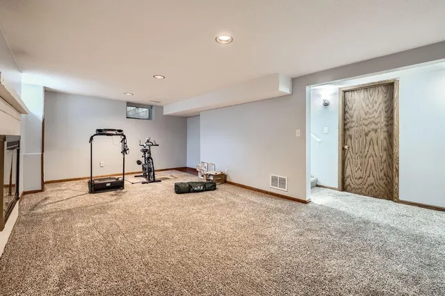 $2,400 | 7724 Major Avenue North, Brooklyn Park, MN 55443