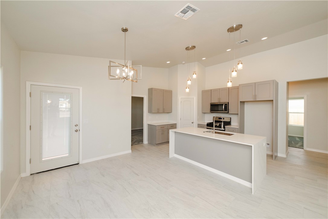 4729 Thompson Way Kingman, AZ 86409 - Photo 9 of 18