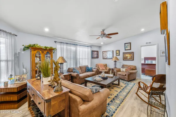 $1,300,000 | 1150 North Three Bears Loop, Parks, AZ 86018