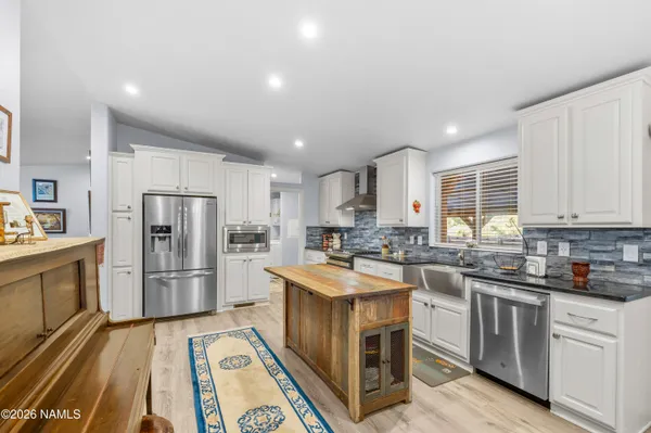 $1,300,000 | 1150 North Three Bears Loop, Parks, AZ 86018