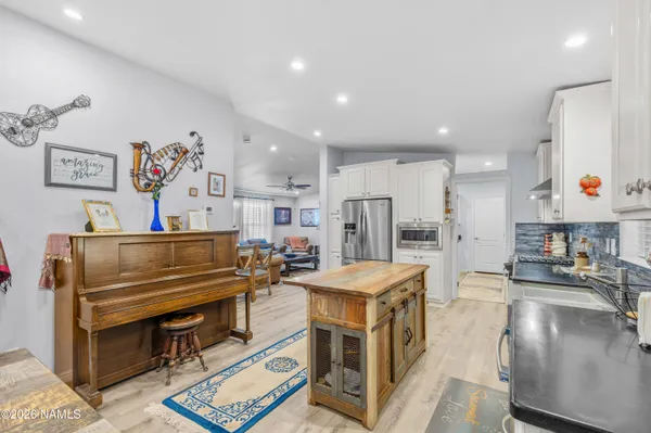 $1,300,000 | 1150 North Three Bears Loop, Parks, AZ 86018