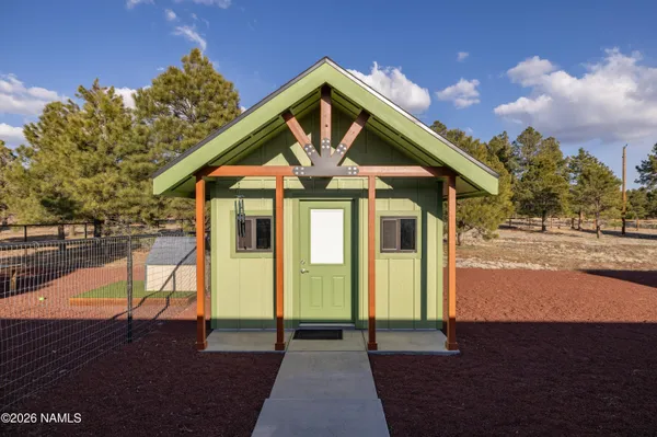 $1,300,000 | 1150 North Three Bears Loop, Parks, AZ 86018