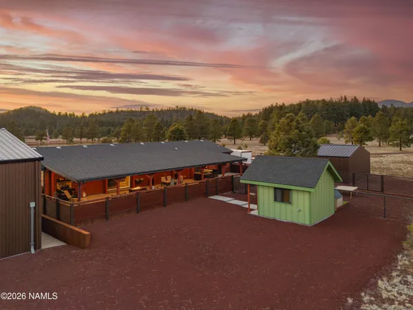 $1,300,000 | 1150 North Three Bears Loop, Parks, AZ 86018