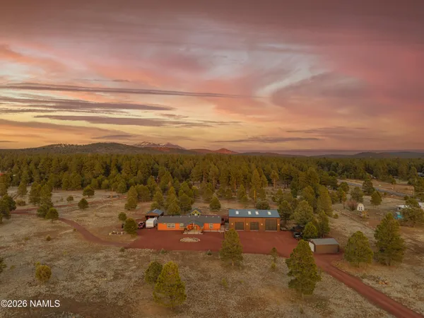 $1,300,000 | 1150 North Three Bears Loop, Parks, AZ 86018