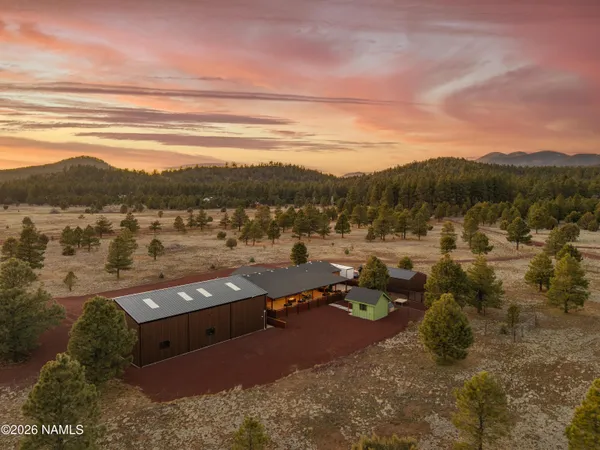 $1,300,000 | 1150 North Three Bears Loop, Parks, AZ 86018