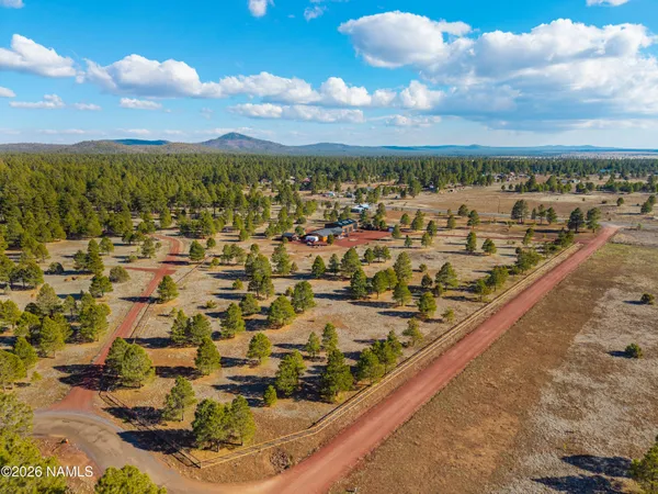 $1,300,000 | 1150 North Three Bears Loop, Parks, AZ 86018