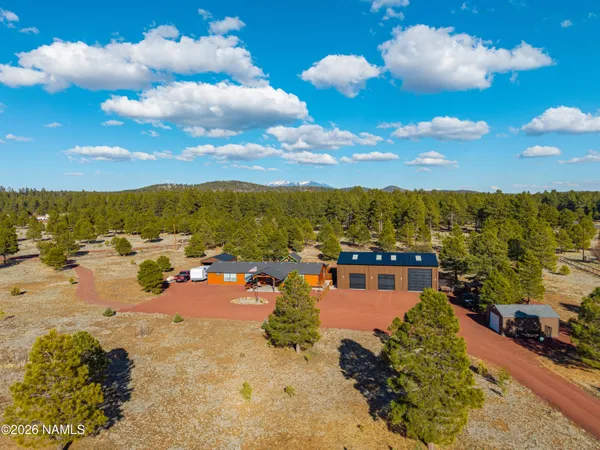 $1,300,000 | 1150 North Three Bears Loop, Parks, AZ 86018