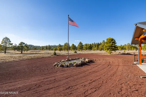 $1,300,000 | 1150 North Three Bears Loop, Parks, AZ 86018