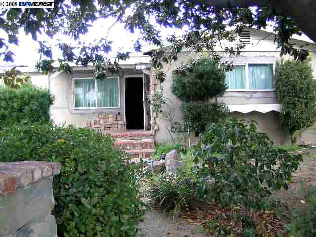 186 East Leland Road Pittsburg, CA 94565 - Photo 1 of 9