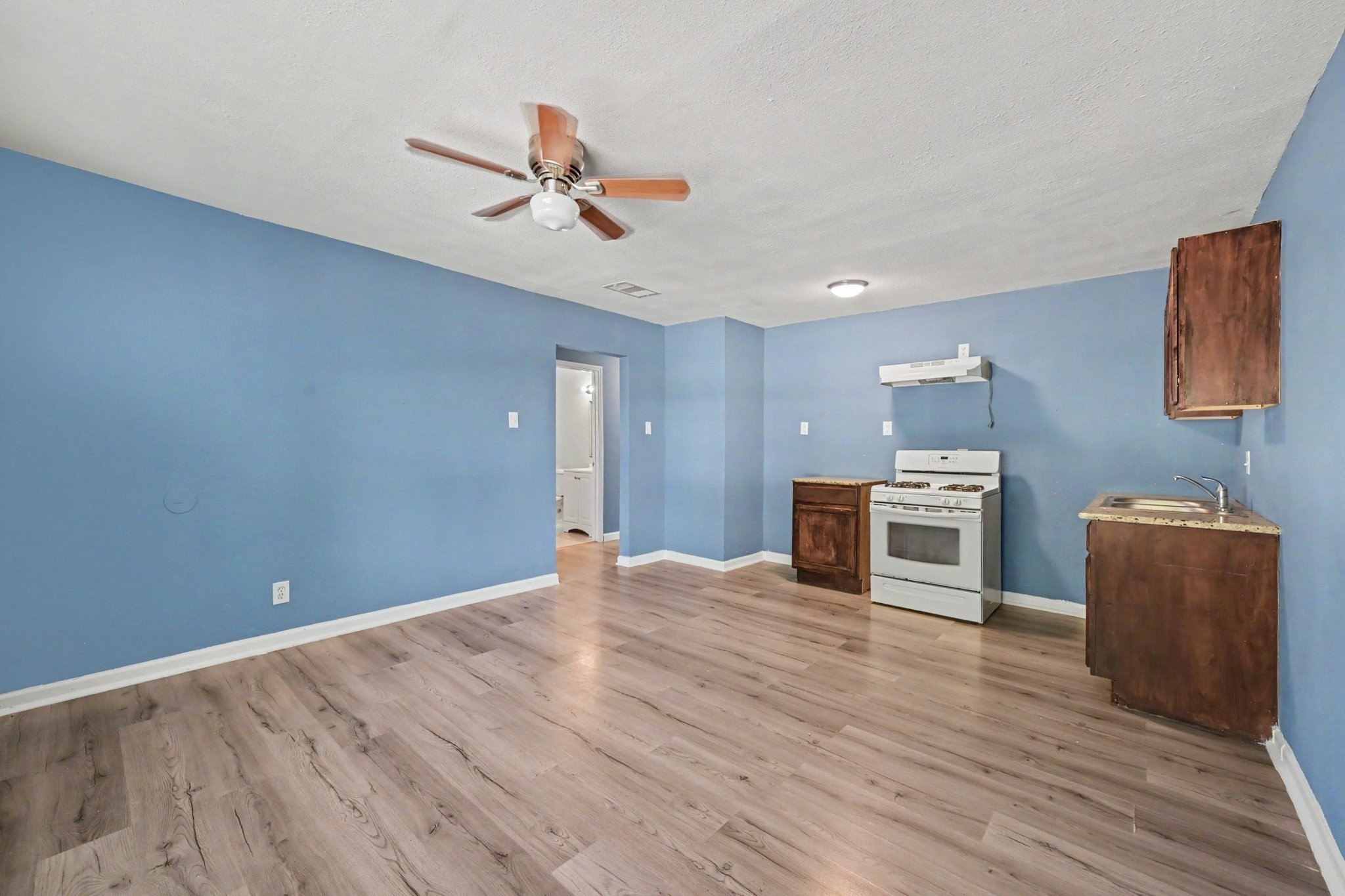716 Hargest Street, Unit B Prairie View, TX 77445 - Photo 11 of 15 Gallery Image 11
