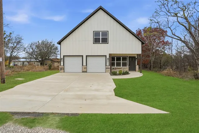 $275,000 | 5529 Mercedes Circle, Granbury, TX 76048