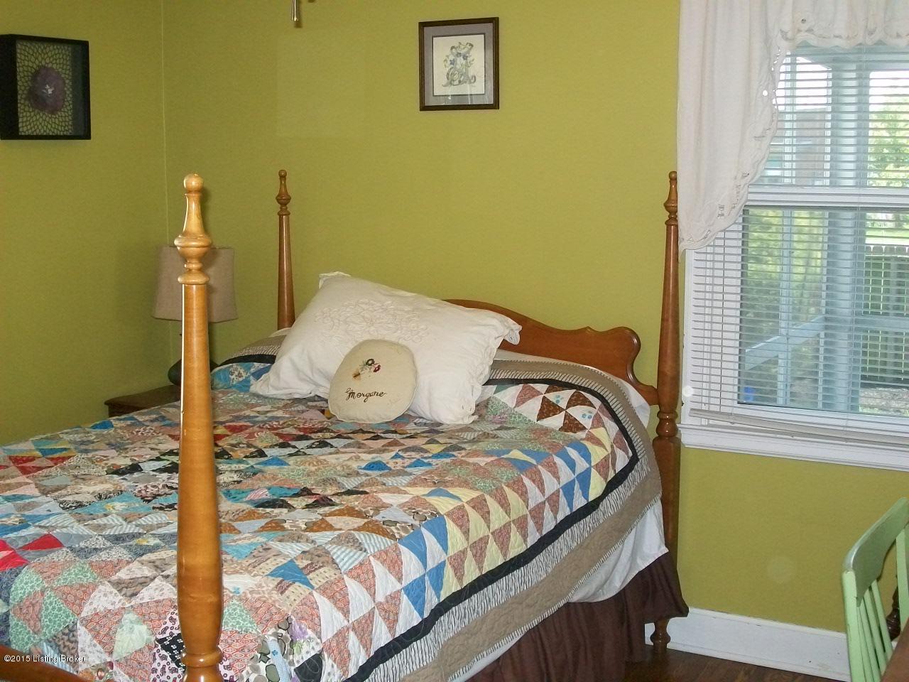 4210 Winchester Road Louisville, KY 40207 - Photo 17 of 23 100_1477
