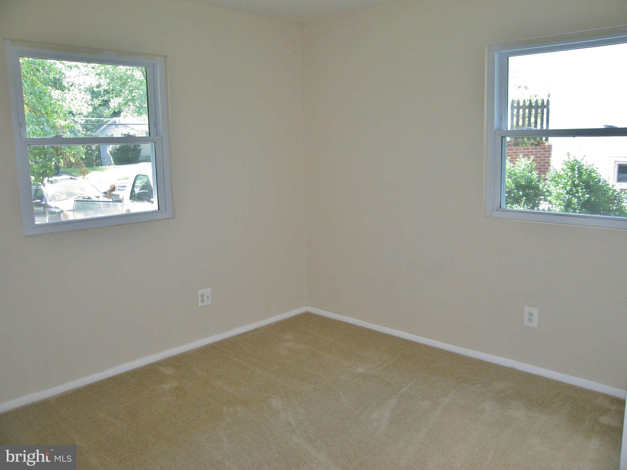 8113 Karl Road Alexandria, VA 22308 - Photo 10 of 15 an empty room with a window