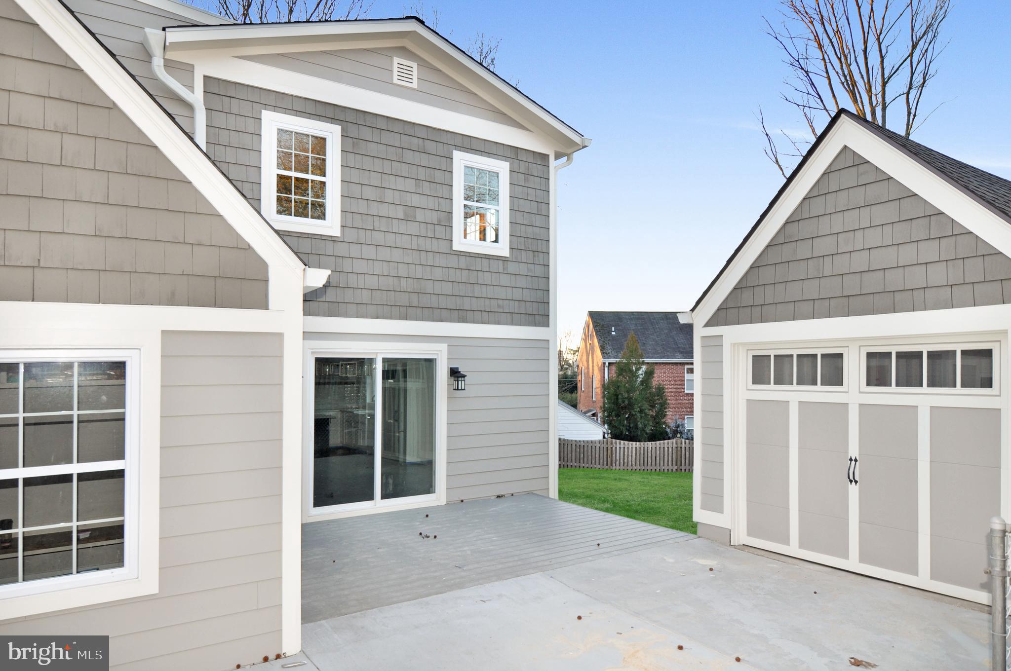 8812 2nd Avenue Silver Spring, MD 20910 - Photo 3 of 69 Detached garage