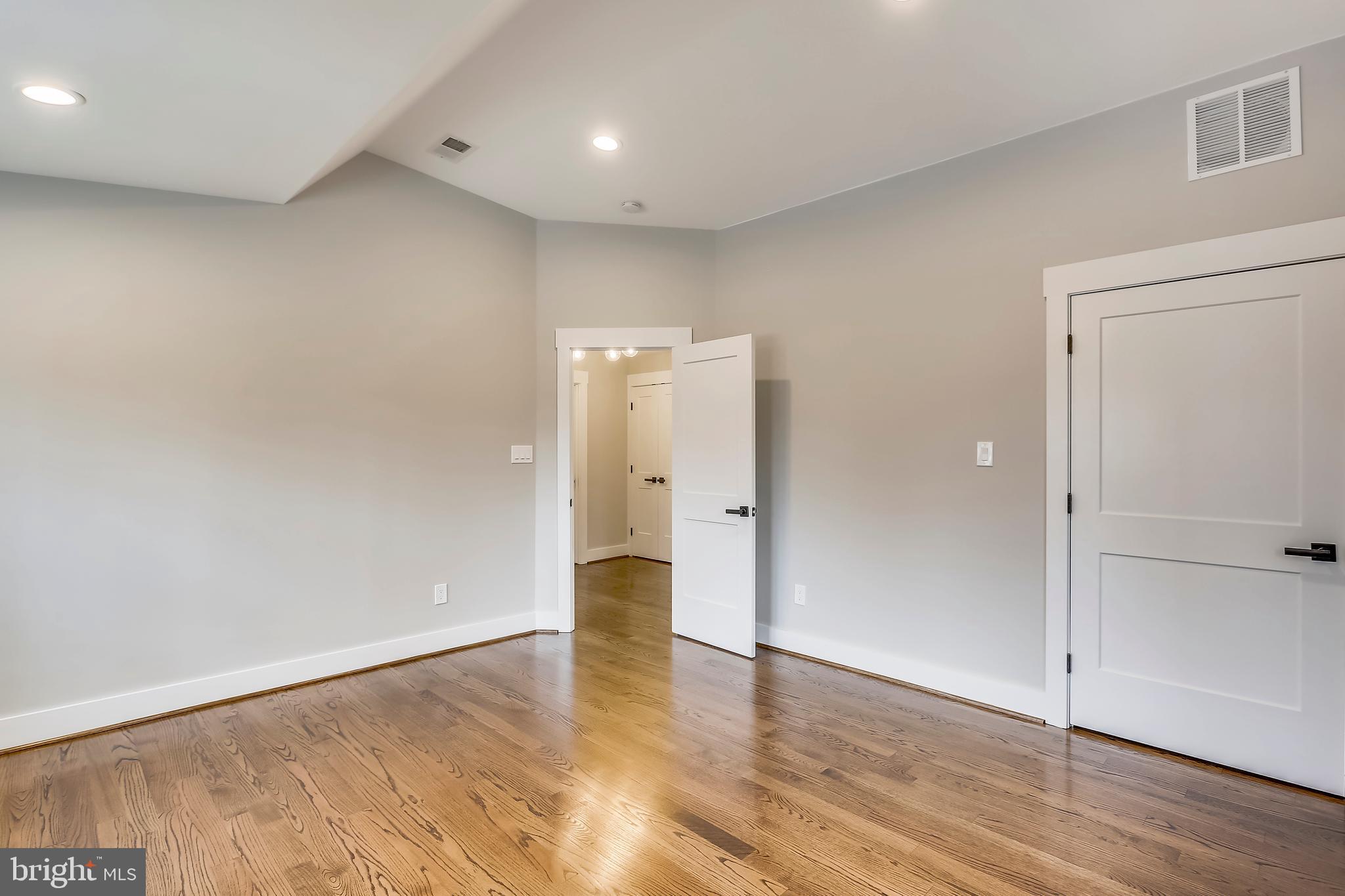 8812 2nd Avenue Silver Spring, MD 20910 - Photo 46 of 69