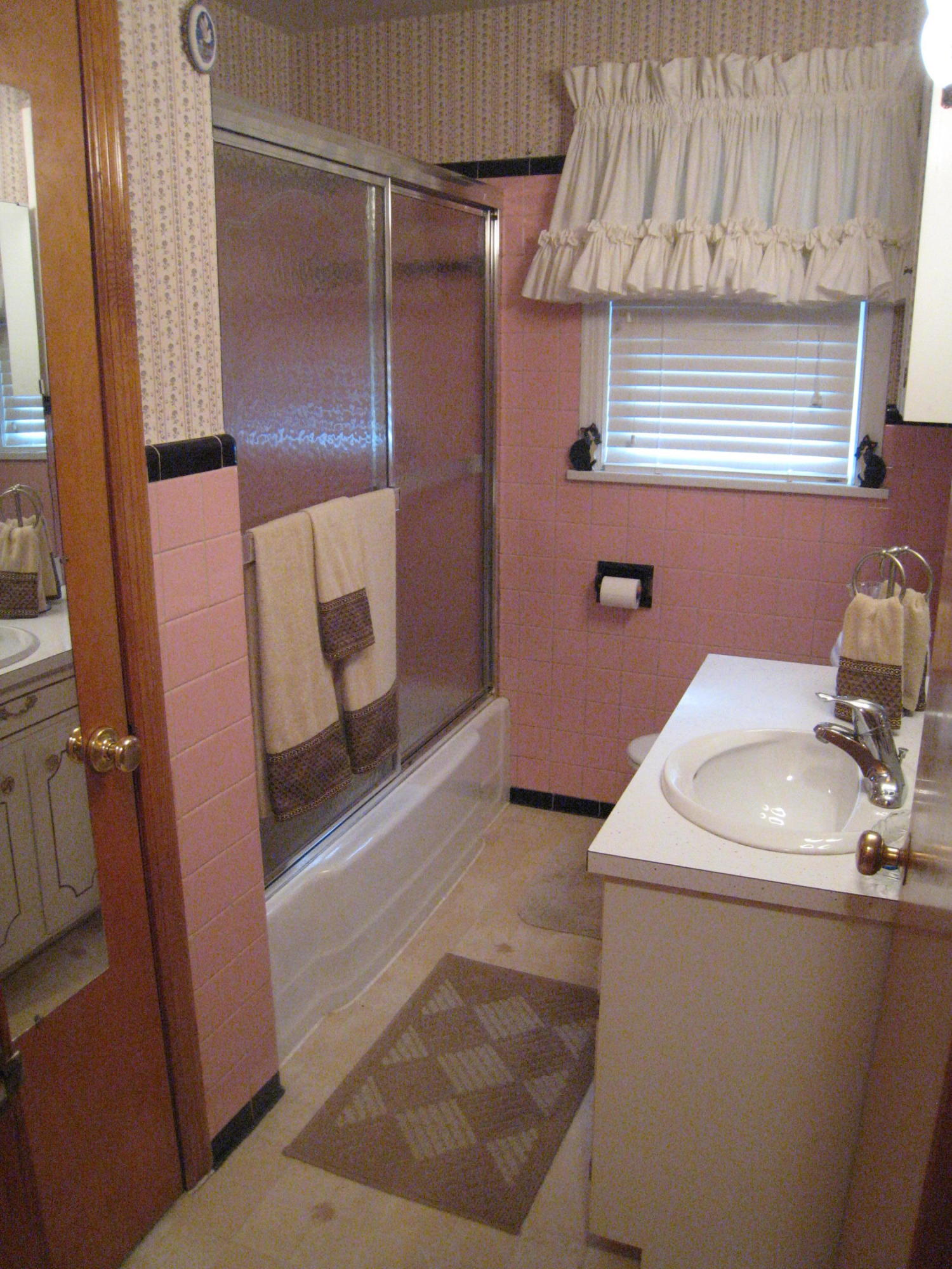 6825 Dallas Road Roanoke, VA 24019 - Photo 8 of 21 IMG_0954 (1)