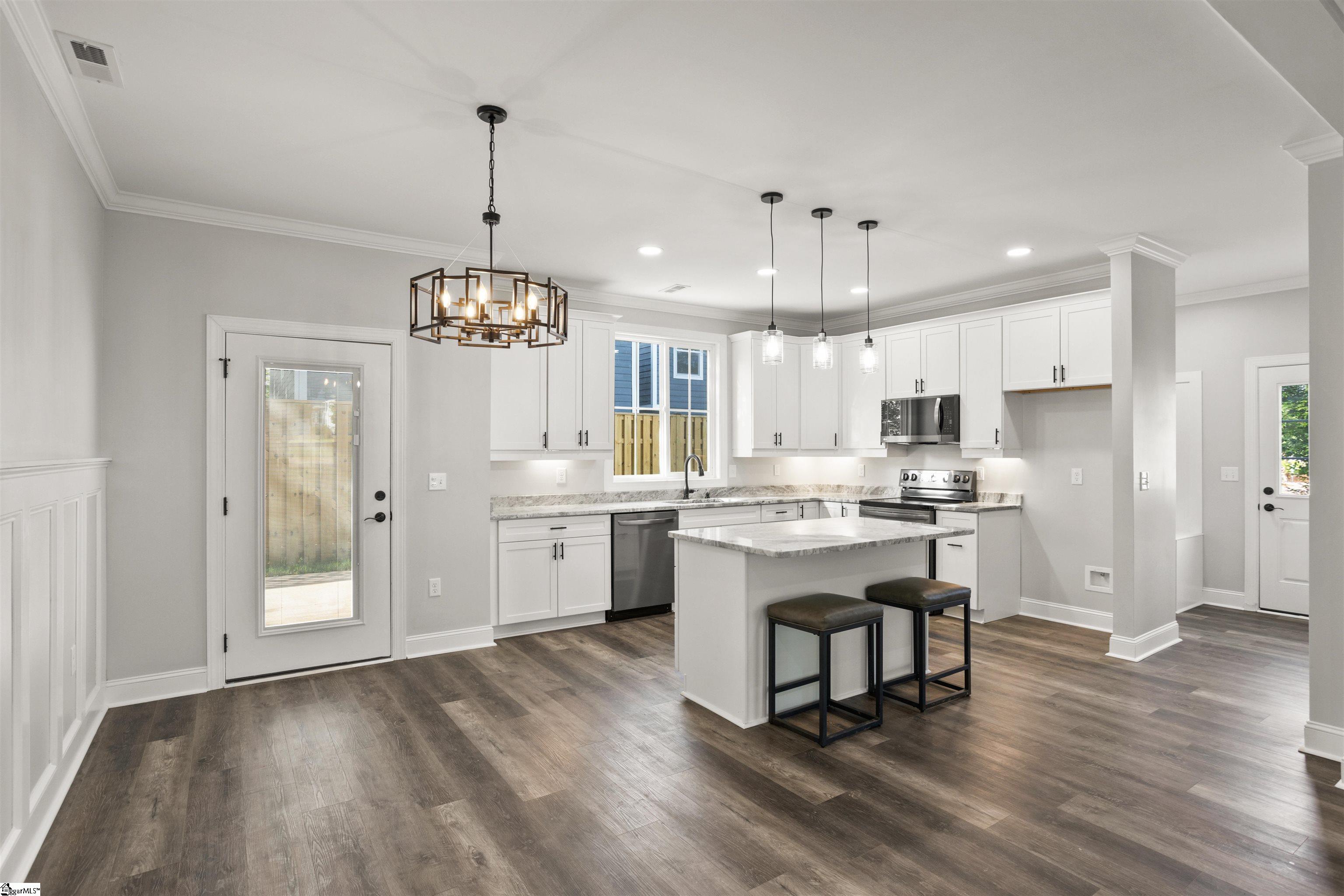 401 Old Augusta Road Greenville, SC 29605 - Photo 4 of 17