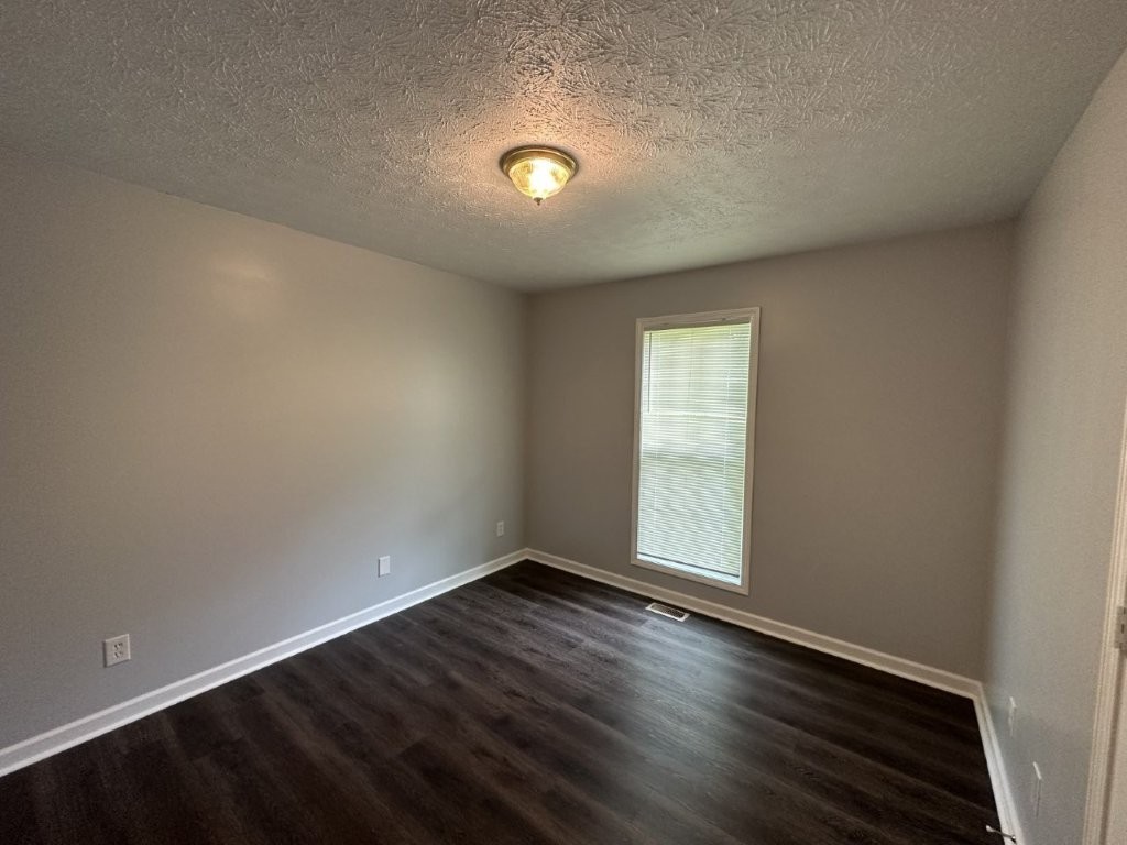 108 Roberts Road Shelbyville, TN 37160 - Photo 7 of 16