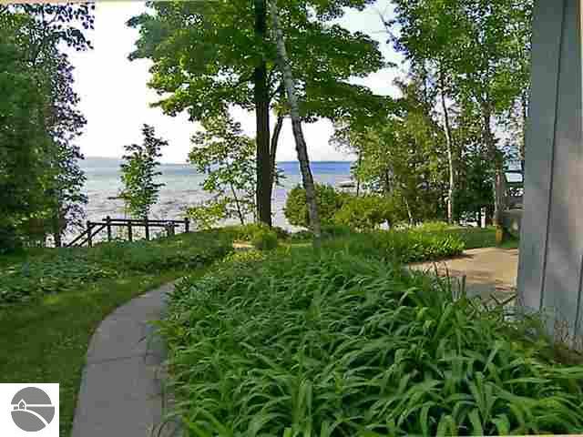8514 South Dunns Farm Road Maple City, MI 49664 - Photo 8 of 25 1736313-7.JPG