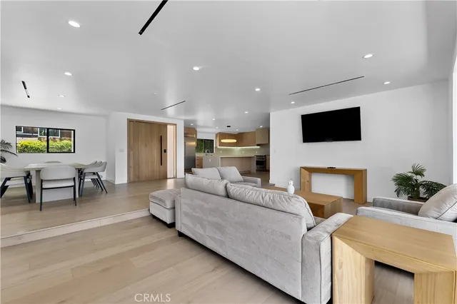 $12,900 | 17072 Oak View Drive, Encino, CA 91436