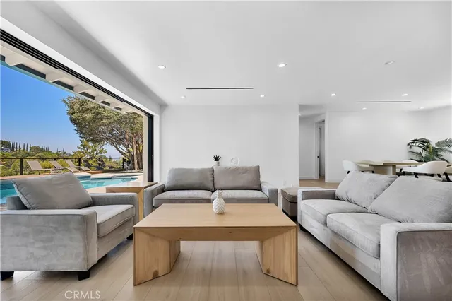 $12,900 | 17072 Oak View Drive, Encino, CA 91436