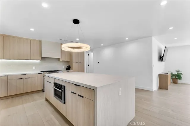 $12,900 | 17072 Oak View Drive, Encino, CA 91436