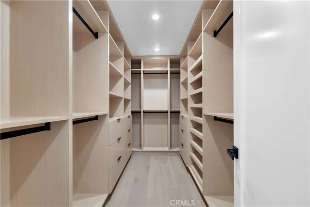 $12,900 | 17072 Oak View Drive, Encino, CA 91436