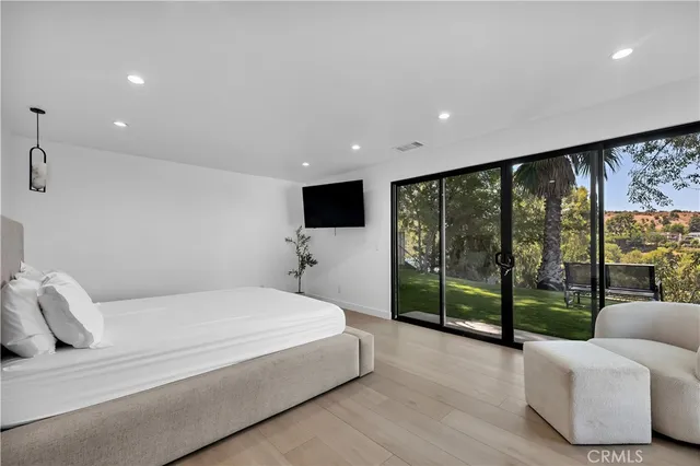 $12,900 | 17072 Oak View Drive, Encino, CA 91436