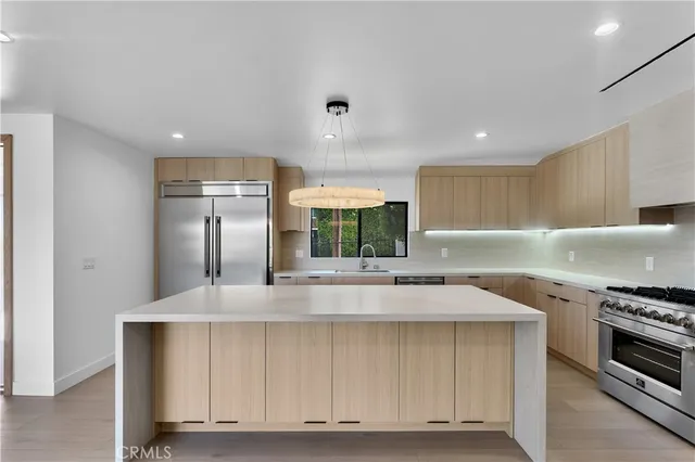 $12,900 | 17072 Oak View Drive, Encino, CA 91436