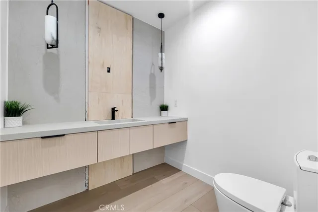 $12,900 | 17072 Oak View Drive, Encino, CA 91436