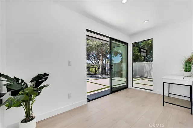 $12,900 | 17072 Oak View Drive, Encino, CA 91436