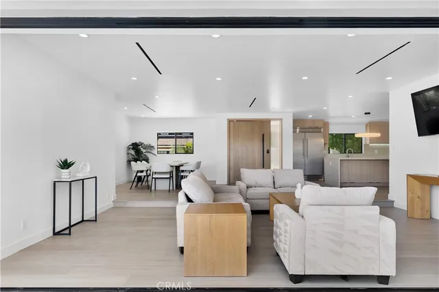 $12,900 | 17072 Oak View Drive, Encino, CA 91436